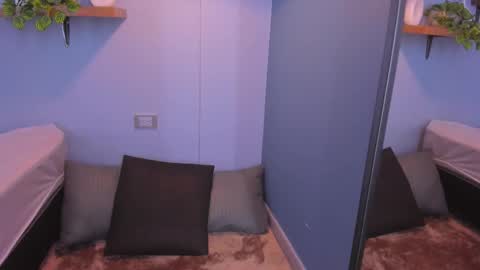 Snapshot of maddy_walker chatting on 11.11.25 Maddy online show from 11.11.25