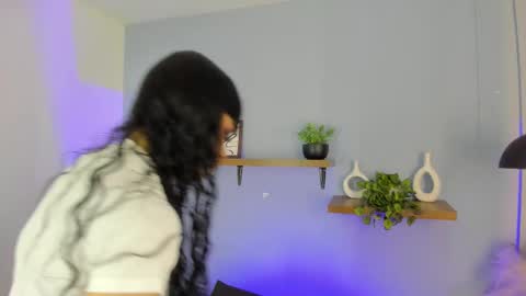 Snapshot of maddy_walker chatting on 11.18.25 Maddy online show from 11.18.25