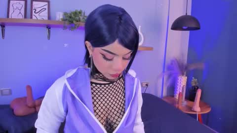 Snapshot of maddy_walker chatting on 11.26.25 Maddy online show from 11.26.25