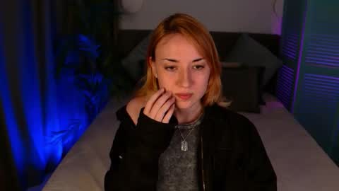 Snapshot of maddygarcia chatting on 10.12.25 maddygarcia online show from 10.12.25