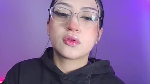 Snapshot of maddyghost chatting on 09.25.25   Please followme and rate me your thumbs up online show from 09.25.25