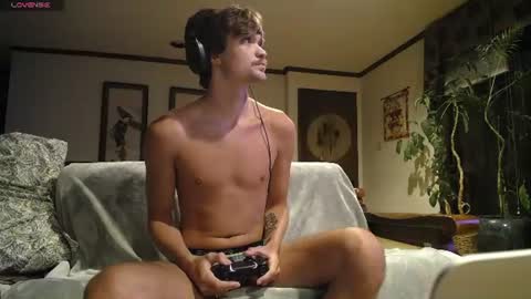 Snapshot of madefromstarrdust chatting on 07.02.26 Connor Starr online show from 07.02.26