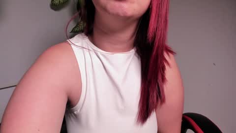 Snapshot of madelaine_blosson chatting on 01.27.25 Madelaine  online show from 01.27.25