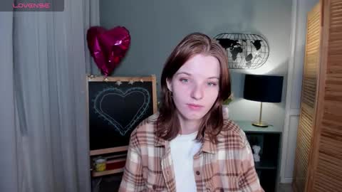 Snapshot of madelaines chatting on 09.20.25 madelaines online show from 09.20.25