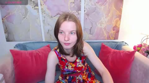Snapshot of madelaines chatting on 09.30.25 madelaines online show from 09.30.25