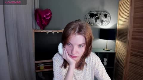 Snapshot of madelaines chatting on 10.12.25 madelaines online show from 10.12.25