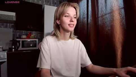 Snapshot of madelaines chatting on 05.24.26 madelaines online show from 05.24.26