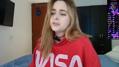 Snapshot of madelamee chatting on 01.31.25 madelamee online show from 01.31.25