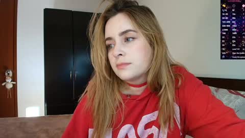 Snapshot of madelamee chatting on 02.01.25 madelamee online show from 02.01.25
