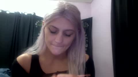 Snapshot of madelinevalentine chatting on 10.02.25 madeline online show from 10.02.25