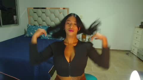Snapshot of madeyn_roses chatting on 03.11.25 madelyn roses online show from 03.11.25
