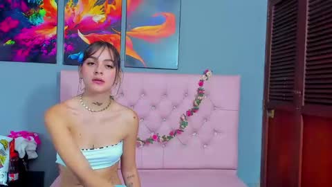 Snapshot of madisoncarzon chatting on 11.21.25 Madison Carzon online show from 11.21.25