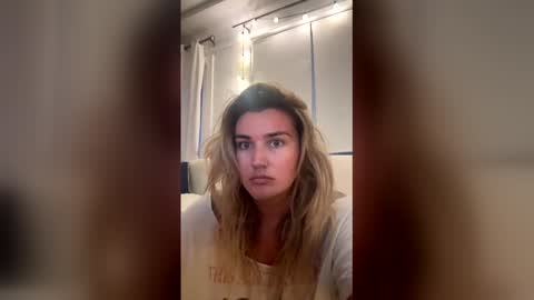 Snapshot of madisonlubbe2 chatting on 04.23.26 madisonlubbe2 online show from 04.23.26