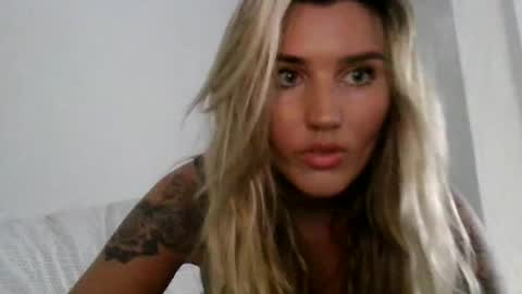Snapshot of madisonlubbe2 chatting on 07.08.26 madisonlubbe2 online show from 07.08.26