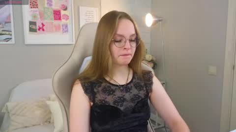 Snapshot of madisonsmitt chatting on 04.20.26 Maddy online show from 04.20.26