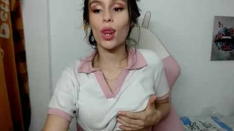 Snapshot of madisonthomas18 chatting on 12.18.24 My name is madi Lushdomi is activeThere are legends that in this room all your wishes can come true Private is Open online show from 12.18.24