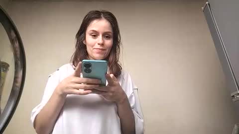 Snapshot of madisonthomas18 chatting on 05.29.26 My name is madi Lushdomi is activeThere are legends that in this room all your wishes can come true Private is Open online show from 05.29.26