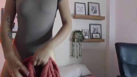Snapshot of madissonkay chatting on 04.18.26 online show from 04.18.26