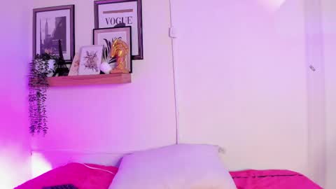 Snapshot of madissonkay chatting on 05.27.26 online show from 05.27.26
