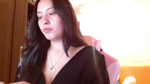 Snapshot of madissonn__ chatting on 11.14.25 MADY online show from 11.14.25