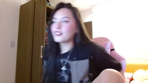 Snapshot of madissonn__ chatting on 11.21.25 MADY online show from 11.21.25