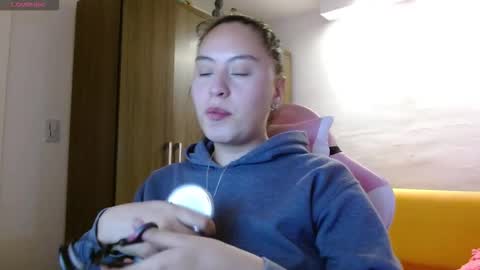 Snapshot of madissonn__ chatting on 11.29.25 MADY online show from 11.29.25