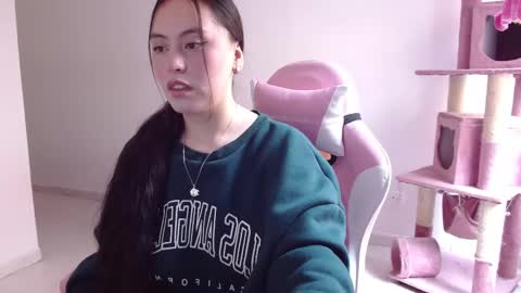 Snapshot of madissonn__ chatting on 12.03.25 MADY online show from 12.03.25