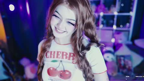 Snapshot of madnessalise chatting on 05.06.26 Alice online show from 05.06.26