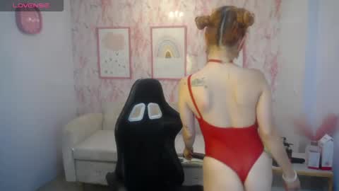 Snapshot of mady0619_ch chatting on 04.29.26 Mady online show from 04.29.26