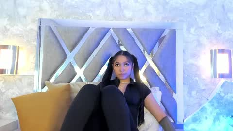 Snapshot of mady_roa chatting on 05.30.26 Mady Roa online show from 05.30.26
