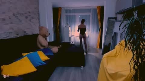 Snapshot of madyeroberts chatting on 12.06.24 Madye Roberts online show from 12.06.24