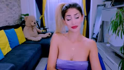 Snapshot of madyeroberts chatting on 09.14.25 Madye Roberts online show from 09.14.25