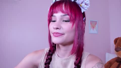 Mae Lyra online show from 10.20.25