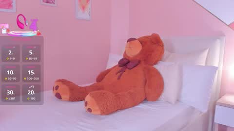 Mae Lyra online show from 11.24.25