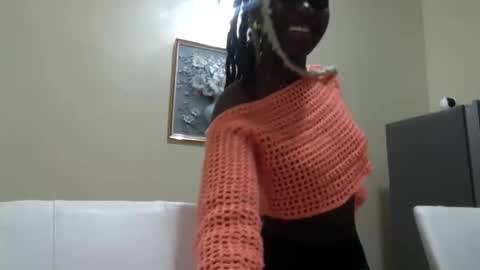 Snapshot of maelys_t chatting on 05.14.26 Maelys online show from 05.14.26