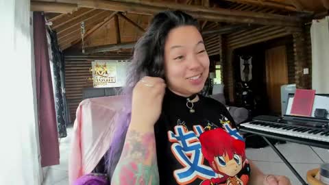 Snapshot of maggie_queen chatting on 04.27.26 Luna online show from 04.27.26