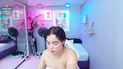 Snapshot of maggy_t18 chatting on 05.30.26 Maggy online show from 05.30.26