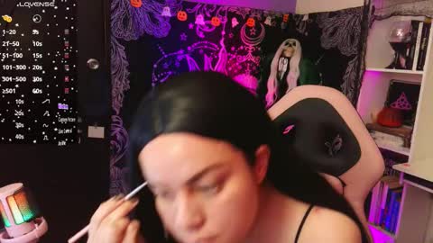 Claire online show from 10.13.25