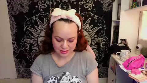 Claire online show from 04.14.26