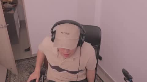 Snapshot of magic_tony chatting on 10.31.25 Tony Hoffa online show from 10.31.25