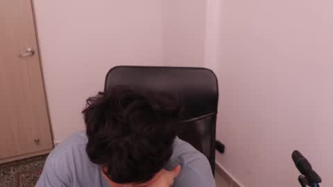 Snapshot of magic_tony chatting on 11.17.25 Tony Hoffa online show from 11.17.25