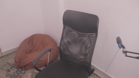 Snapshot of magic_tony chatting on 12.01.25 Tony Hoffa online show from 12.01.25