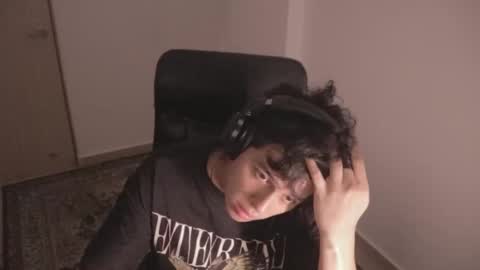 Snapshot of magic_tony chatting on 12.23.25 Tony Hoffa online show from 12.23.25