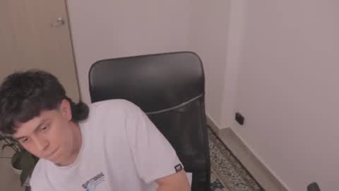 Snapshot of magic_tony chatting on 01.11.26 Tony Hoffa online show from 01.11.26