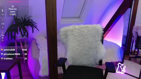 Zooey online show from 12.16.24