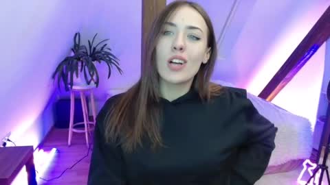 Zooey online show from 02.18.25