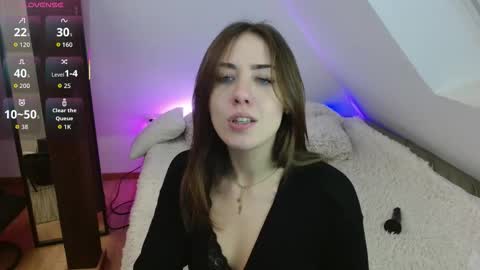 Zooey online show from 02.04.26