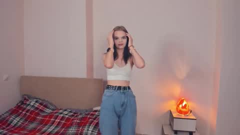 Lily online show from 10.28.25