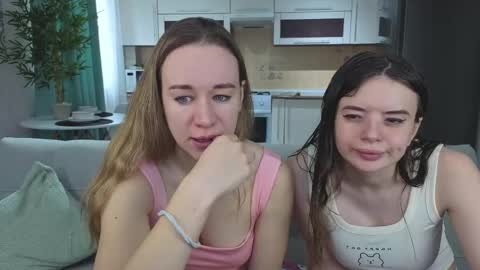 Snapshot of magical_mermaids chatting on 01.19.26 Alice online show from 01.19.26