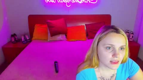 Lili and Bella online show from 01.22.25